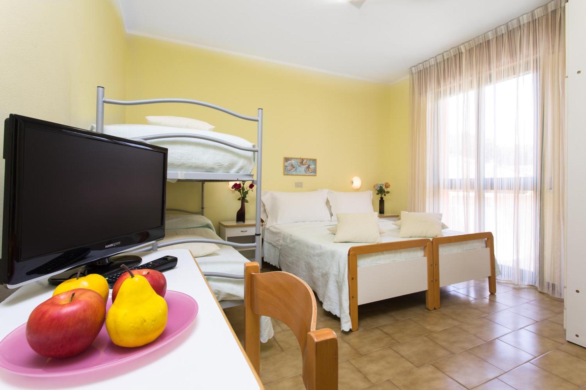 Hotel Meeting Чезенатико Екстериор снимка